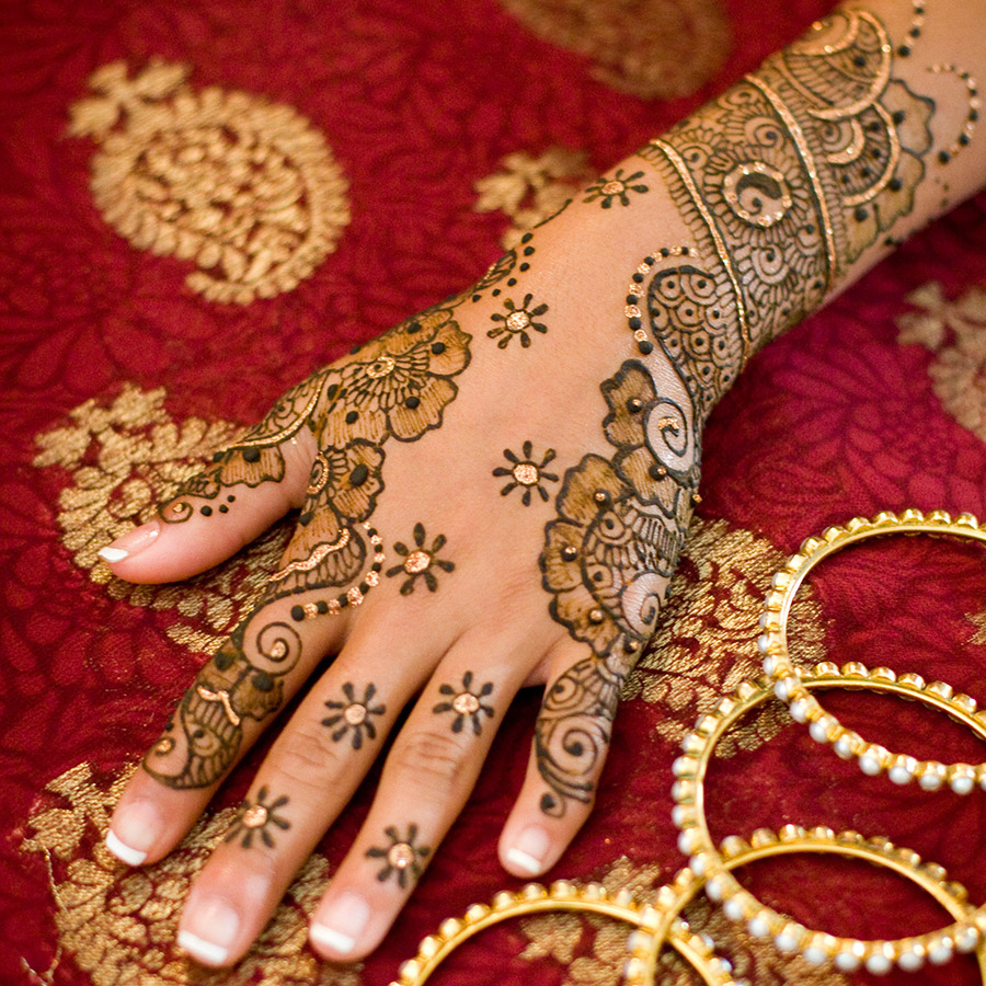 Simple & Elegant Mehndi graphic